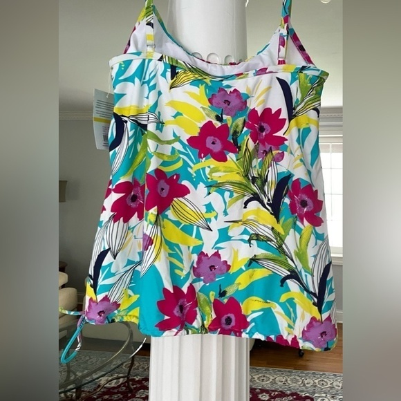 Ocean Ave women’s swim wear . Floral print Tankini top and bottom size medium - Picture 4 of 8